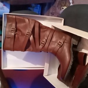 Justfab flat boots size 8 burgundy